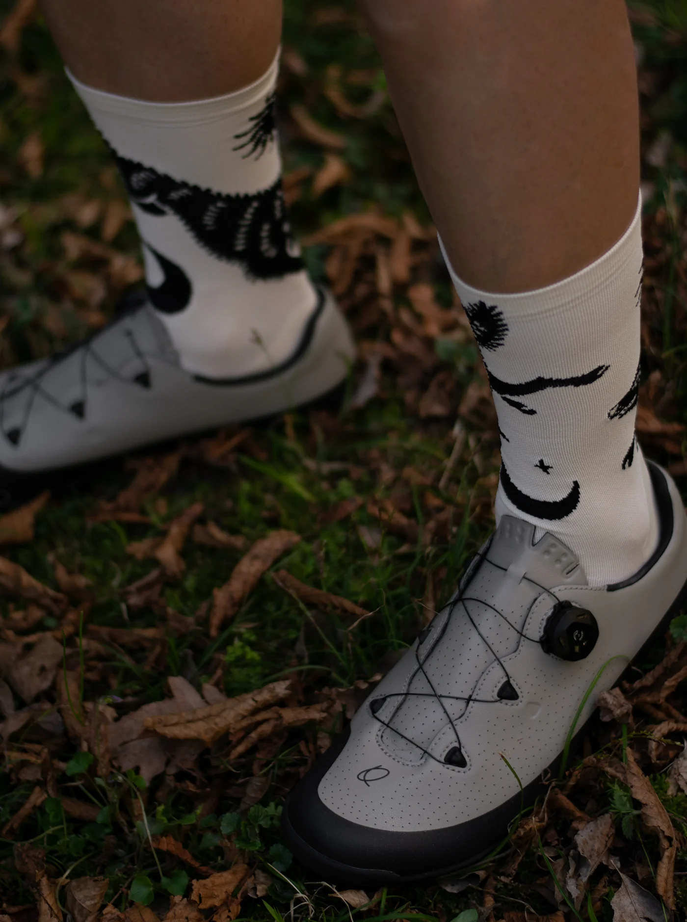 Cross Socks - Wolf Cream/Black - Image 8